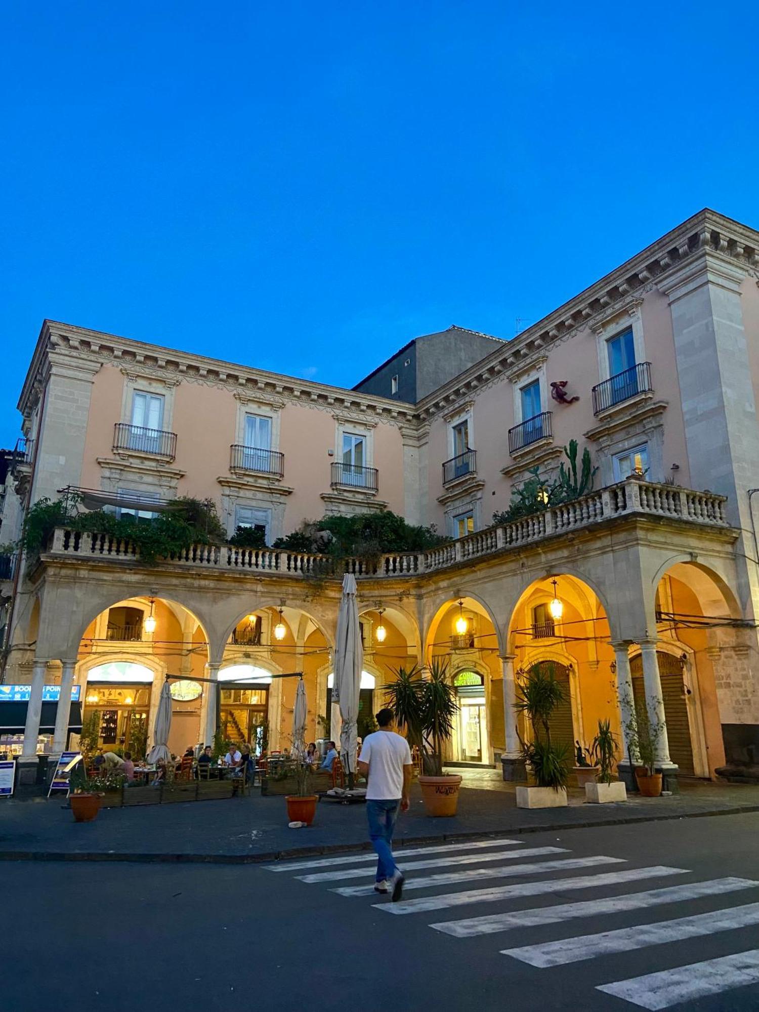 Treasures Apartment Catania Bagian luar foto